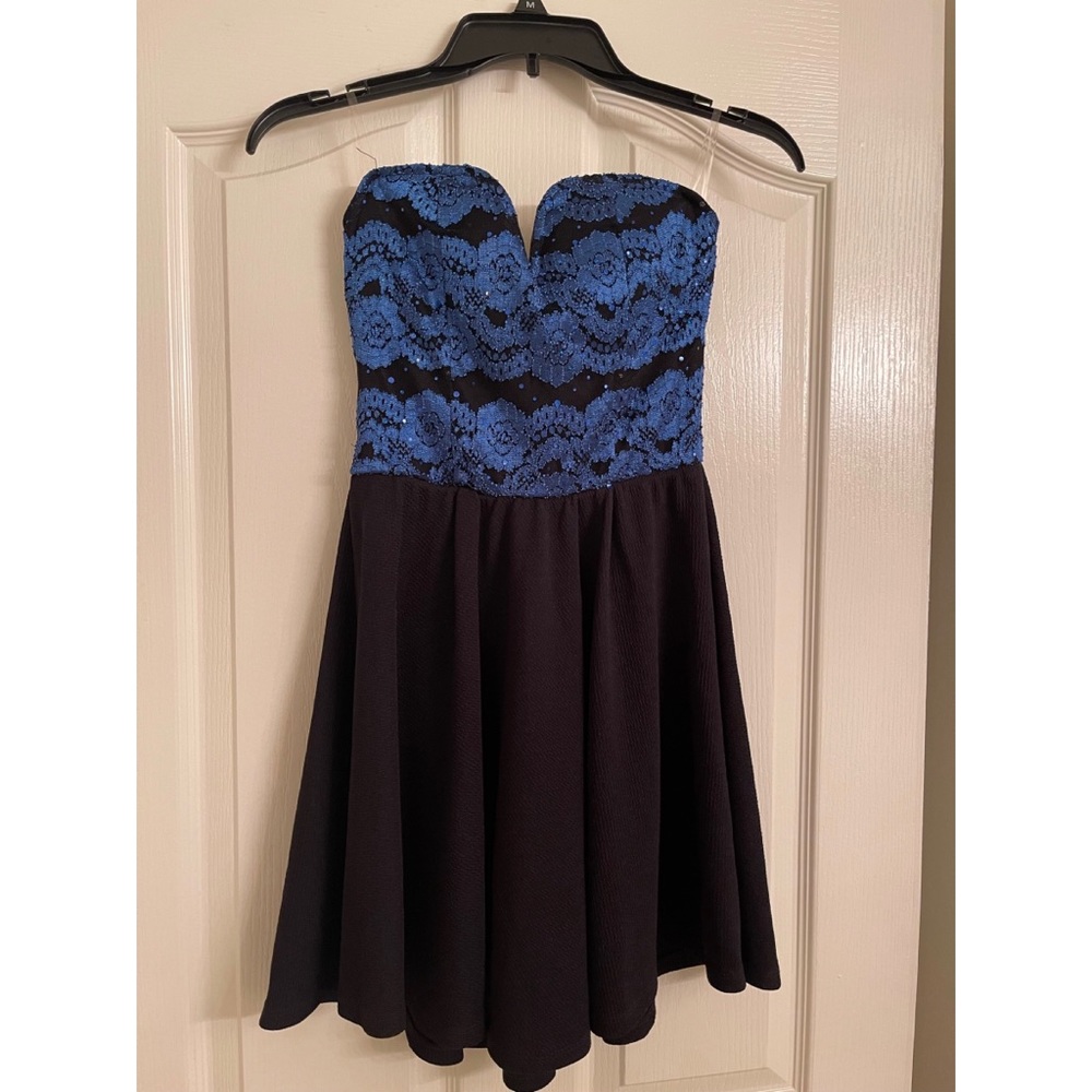 Dress - Picture 4 of 5